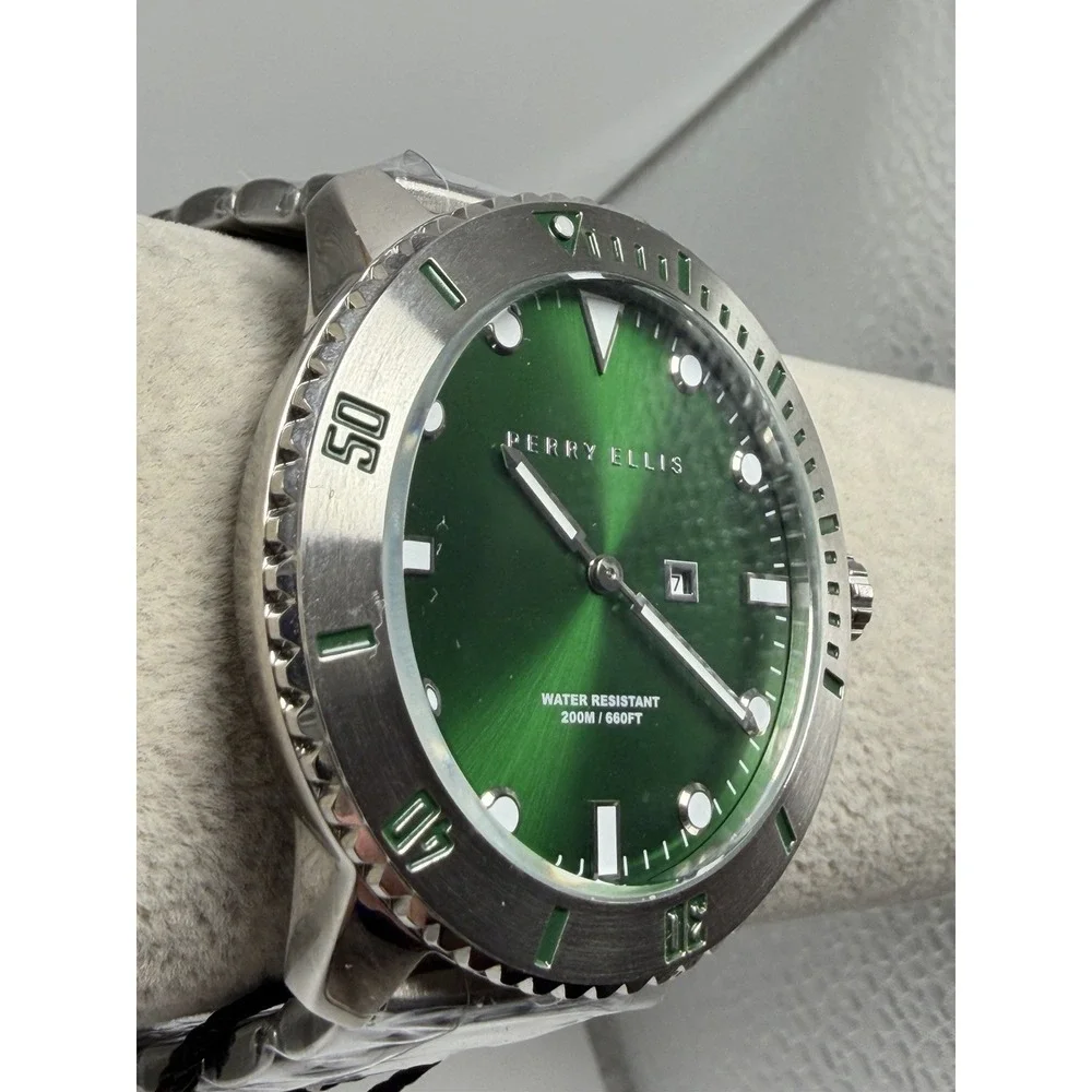 Perry Ellis Mens Divers Watch 02003-02 New Battery Green Dial 45MM 7.5